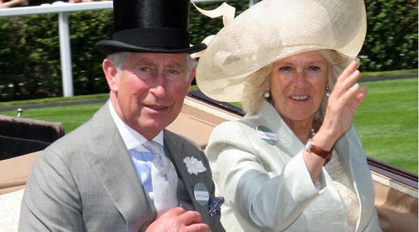 09 квітня 2005 року. Спадкоємець британського престолу принц ЧАРЛЬЗ оженився на Каміллі ПАРКЕР-БОУЛЗ.