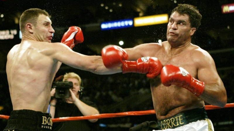 24 квітня 2004 року. Українець Віталій КЛИЧКО завоював вакантний титул чемпіона світу по боксу в суперважкій