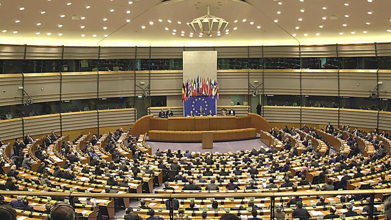 09 квітня 2003 року. Європарламент 498 голосами проти 26 схвалив вступ у Європейський союз 10 нових членів